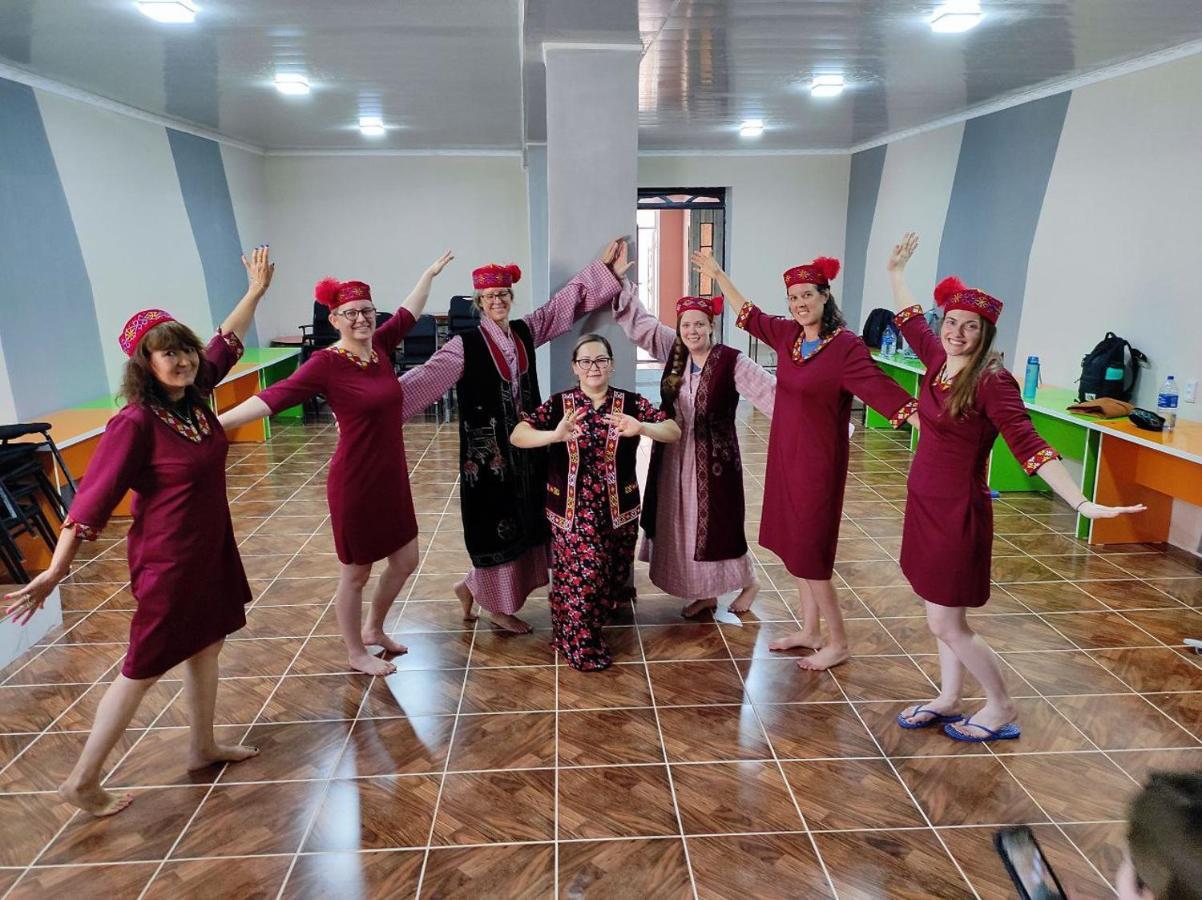 Family Guest House - Friends-J นูกุส ภายนอก รูปภาพ